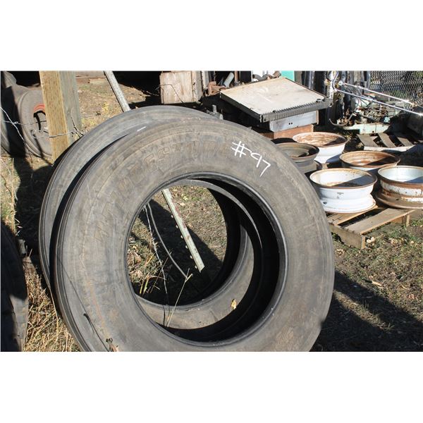 2x Bridgestone 11x24.5 Tires