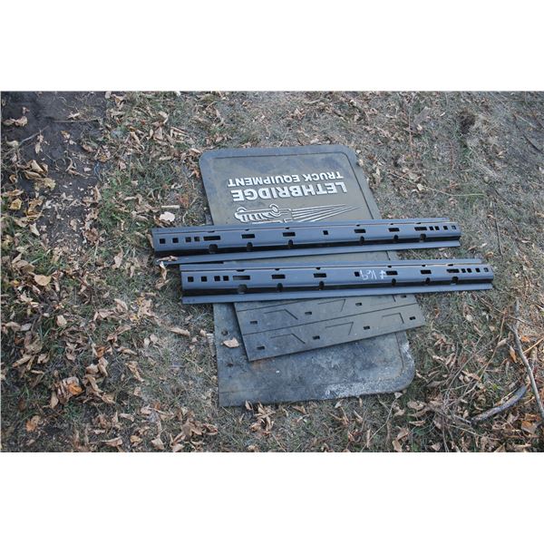 5Th Wheel Frame Rails; Mud Flaps