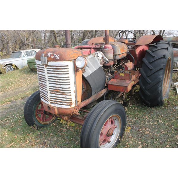 IHC 650 Tractor 4cyl Gas