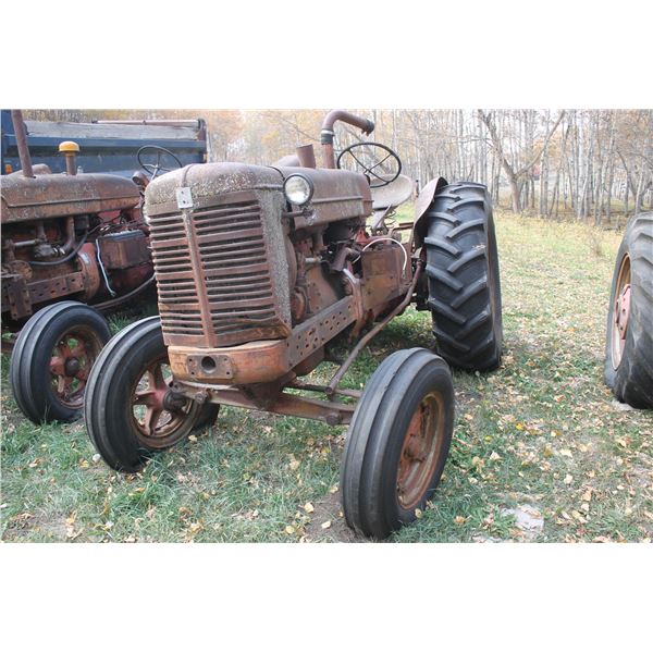 IHC Tractor s/n 11720 S ; Gas; PTO