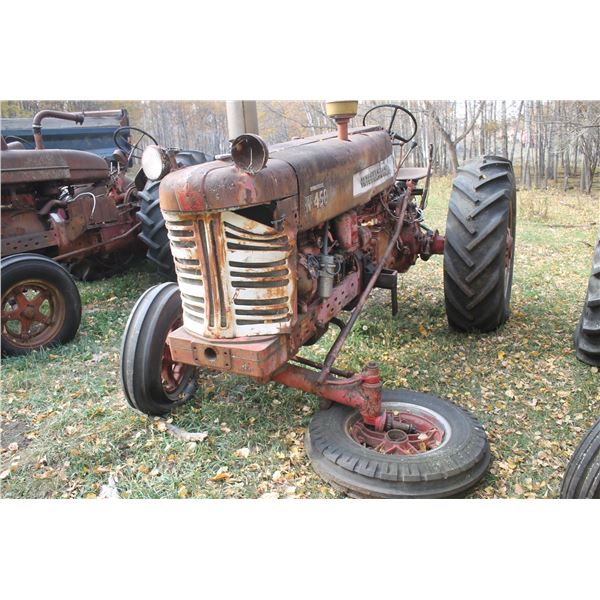 IHC Tractor Diesel W450; PTO; Hyds