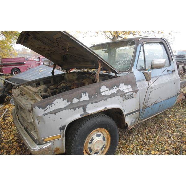 GMC 2500 High Sierra Cab & Chassis W/ V8 Engine  P/O