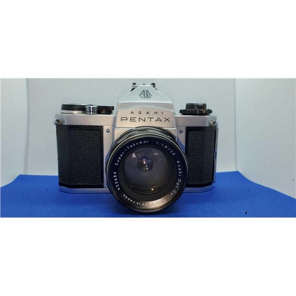 Pentax Asahi Model SV 35mm Camera with Super Takumar 1:1.8/55 Lens and case