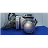 Image 1 : Fuji Finepix 2800 zoom 2.0 Mega Pixel Digital Camera with manual