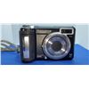 Image 1 : Fuji E900 9.0Mega Pixel digital Camera