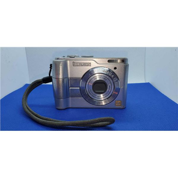 Panasonic Lumix Digital Camera with Vario 1;2.8-5.0 Lens