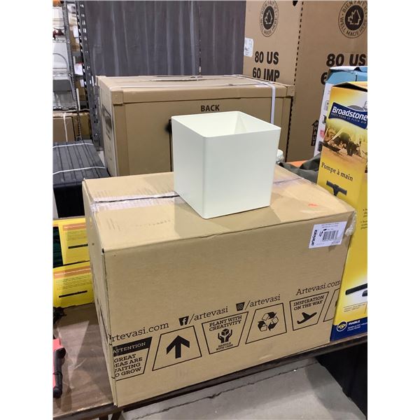 Case of 10 Artevasi Square Plastic Pots (14cm)