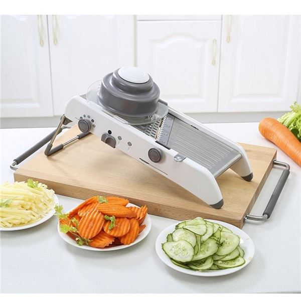 NEW MANDOLINE SLICER IN RETAIL BOX