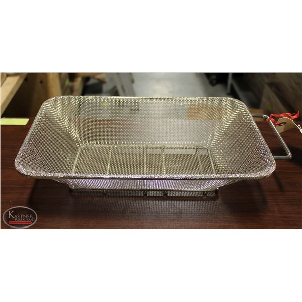 WELLBUILT KITCHEN CARE 15" X 9" X 3" HD WIRE CRUMB