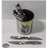 Image 1 : BUCKET OF 11 STAINLESS STEEL STEAK KNIVES