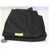 Image 1 : 2 PAIR CULINARY BLACK PANTS SIZE 44