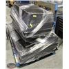 Image 1 : PALLET OF ASSORTED PRODUCE DISPLAY BINS