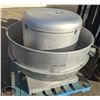 Image 2 : LOT OF 2 COMMERCIAL UPBLAST EXHAUST FANS