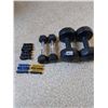 Image 1 : 2x 5 lb dumbbells, 2x 10 lb dumbbels, 4 asst grip masters