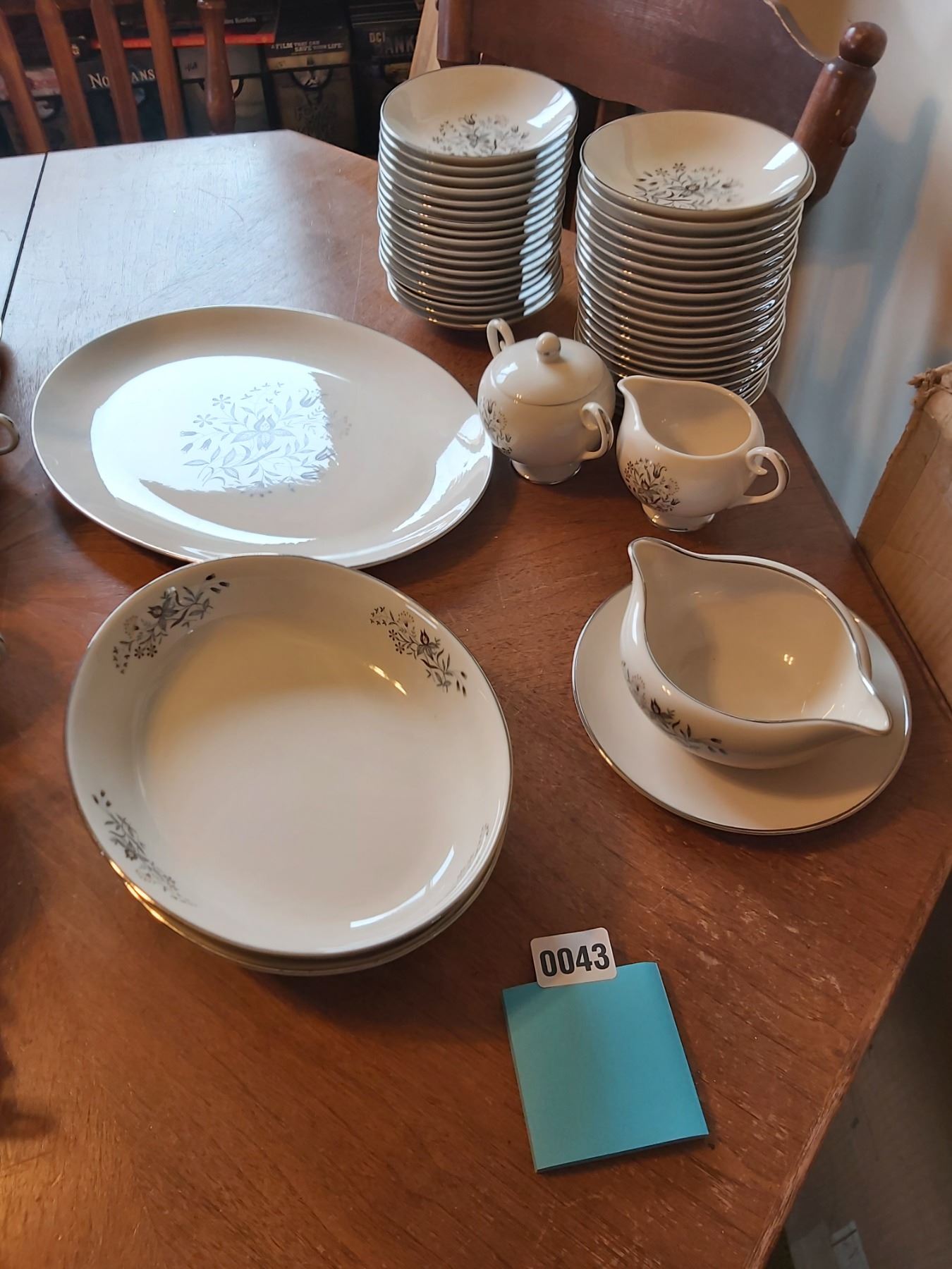 Flintridge China (Woodsong pattern), 22 dinner plates, 30 saucers, 20