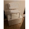 Image 1 : 2 draweer chest of drawers (31.5" W, 22" H, 19" D), shower stool