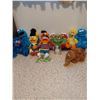 Image 3 : Sesame Street stuffed toys