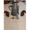 Image 1 : Giant Beer Tankard, wooden duck book ends, home décor