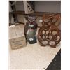 Image 1 : 20" great horner owl decoy (model 6052), 9 bottle owl wine rack