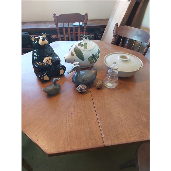 Asst kitchen and home décor, metal ducks, cookie jars, polished stone eggs, etc.