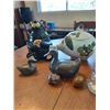 Image 2 : Asst kitchen and home décor, metal ducks, cookie jars, polished stone eggs, etc.