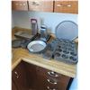 Image 1 : Asst bakeware, muffin tins, loaf tins, pizza pans, pie plates, cake pans and graters
