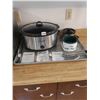 Image 1 : Oversized cookie sheet, 7 quart crock pot (model SCV80355-033), Little Dipper crock pot (model 32041
