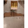 Image 1 : 135 yellow Lawry Target trap and skeet targets. Edwards day gun case (45" long)