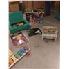 Image 2 : 2 K'nex boxes, vintage Change-a-tune piano, vintage Fisher Price Pull-a-Tune