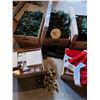 Image 3 : Christmas Tree & Decor