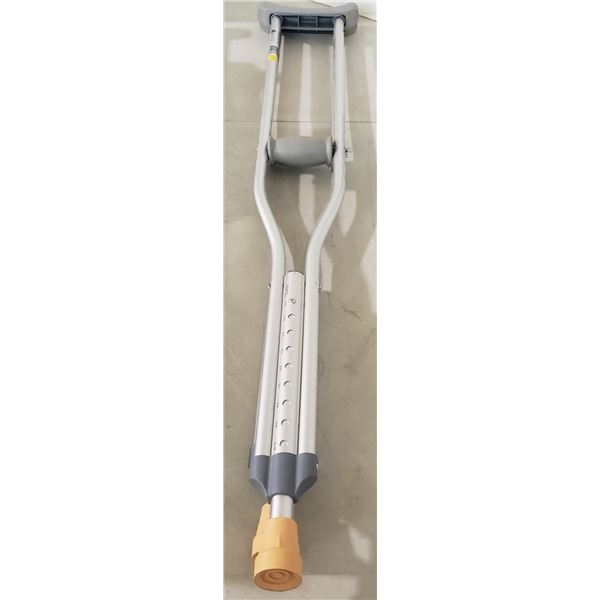 AMG MedPro Aluminum Crutches Medium Adult