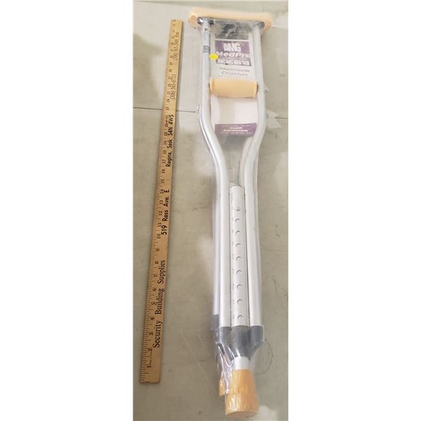 AMG MedPro Aluminum Crutches - push button adjust Youth Adolescent