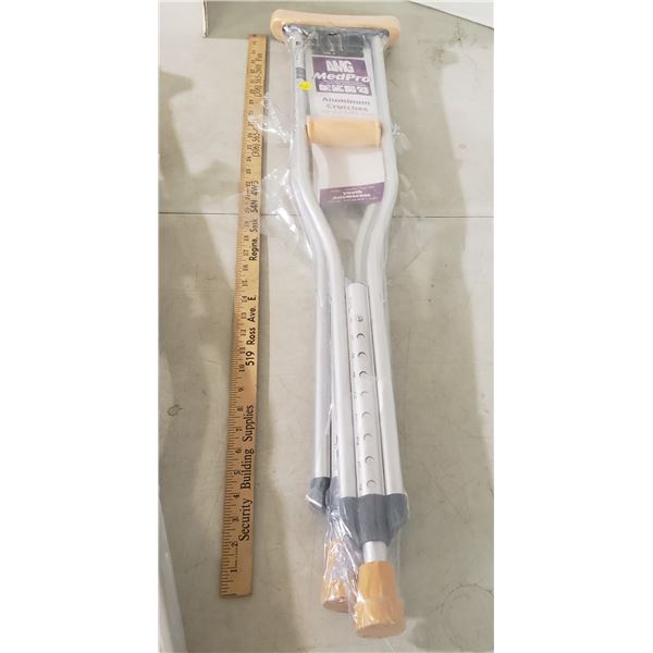 AMG MedPro Aluminum Crutches - push button adjust Youth Adolescent