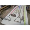 Image 2 : Lot of Garden Care Tools