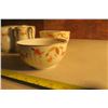 Image 3 : Matching Bowls (4) W/ Salt And Pepper Shakers