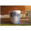 Image 3 : 6 Queen Anne, 3 Windsor Coffee/Tea Cups