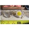 Image 7 : 4 Pairs of Gold Rimmed Glasses & 2 Cases