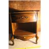 Image 1 : End Table 22 X 16 X 28