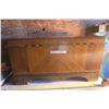 Image 1 : Honderich Red Seal Cedar Chest 17.5 X 38.5 X 22