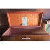 Image 8 : Honderich Red Seal Cedar Chest 17.5 X 38.5 X 22