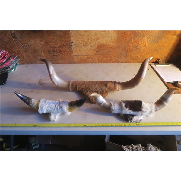 3 Sets of Artificial Longhorn Wall Mounts