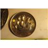 Image 2 : 3 Decorative Navel Plates