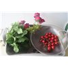 Image 3 : Artificial Flowers w/ Vases in Basket