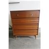 Image 1 : 4 Drawer Dresser 34 X 18 X 38 1/2