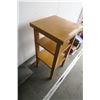 Image 2 : 16 X 16 X 31 Table and Shelf