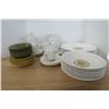 Image 1 : 8 Place Gold Medallion Dish Set