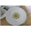 Image 2 : 8 Place Gold Medallion Dish Set