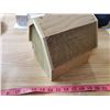 Image 3 : BARN BIRD HOUSE