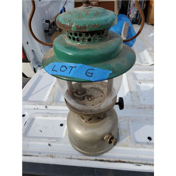 vintage 1948  Coleman gas lantern (complete)