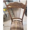 Image 4 : Vintage stools and hardwood chair (cracked seat)